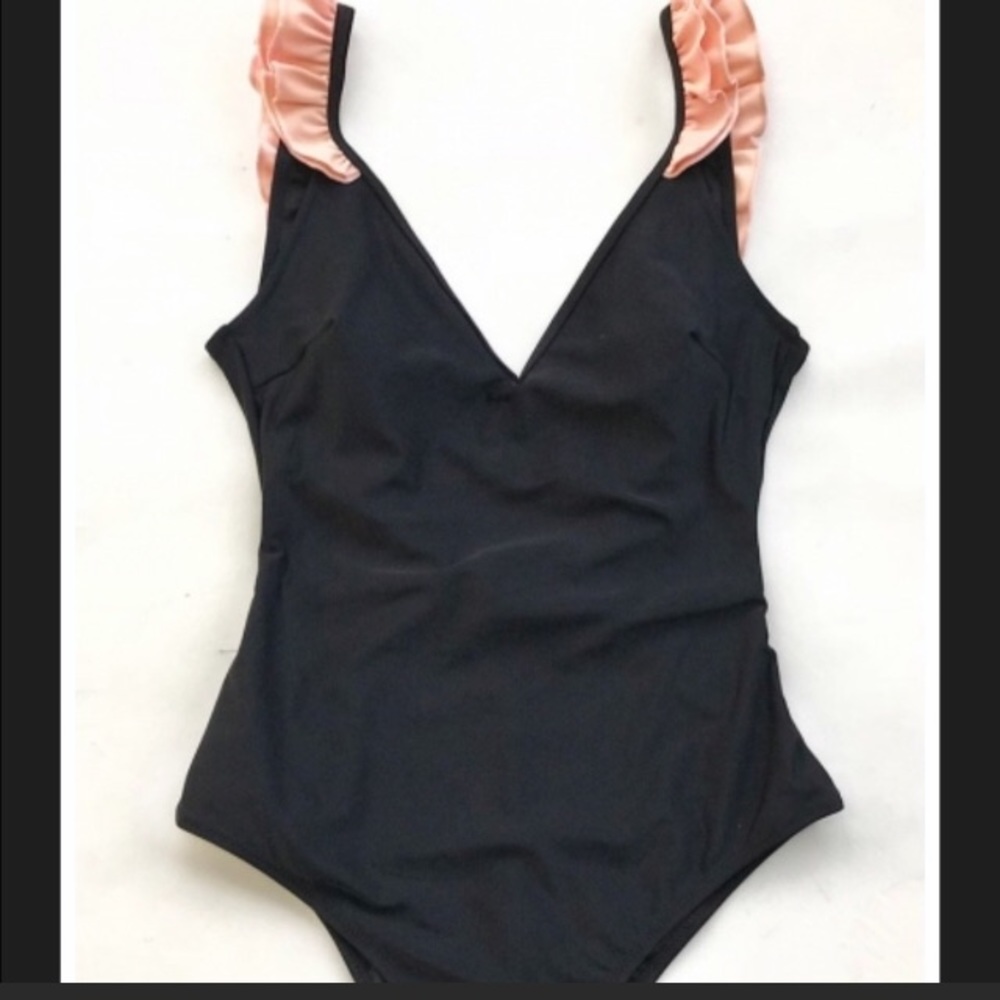 NWT Cupshe Black swimsuit with pink ruffles, sz L